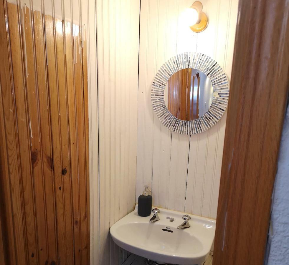 Apartamento Atocha 68 Apartment Madrid Bagian luar foto