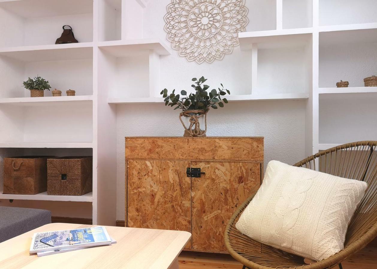 Apartamento Atocha 68 Apartment Madrid Bagian luar foto