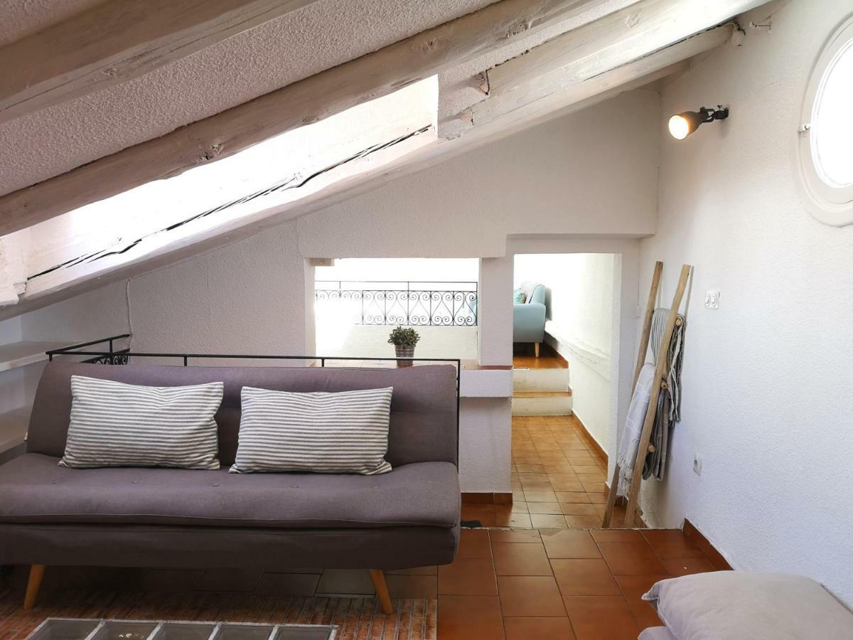Apartamento Atocha 68 Apartment Madrid Bagian luar foto